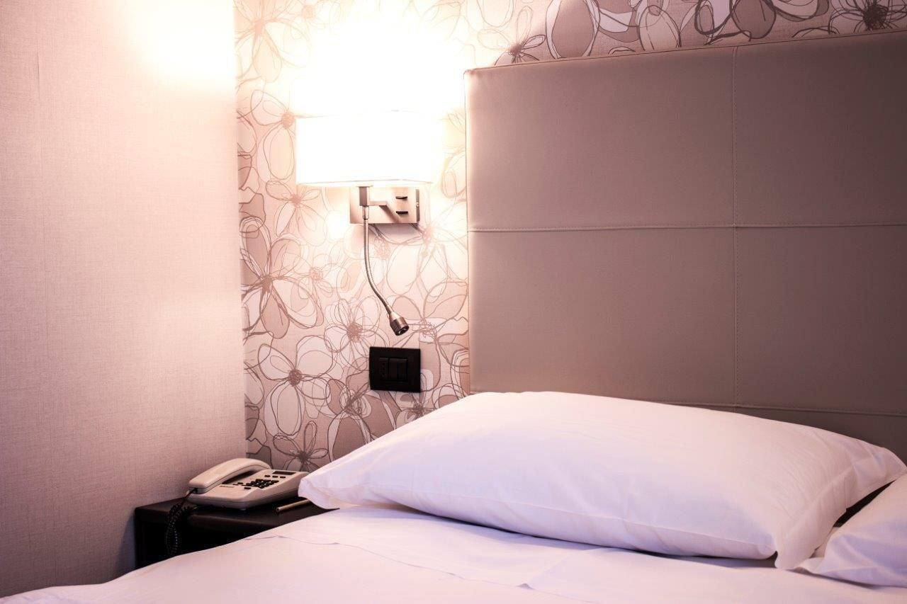 Hotel Parigi 2&Spa Dalmine Esterno foto