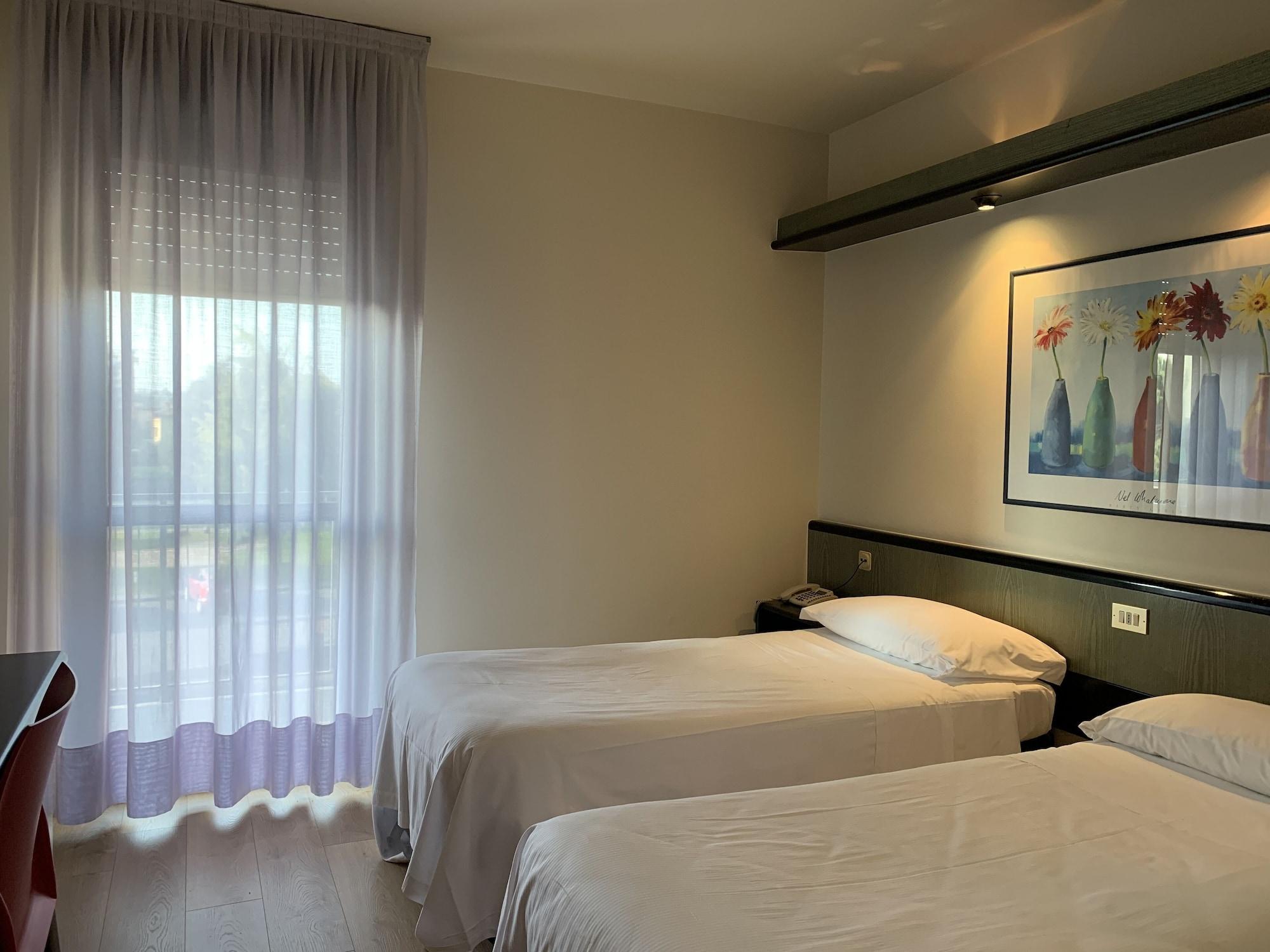 Hotel Parigi 2&Spa Dalmine Esterno foto