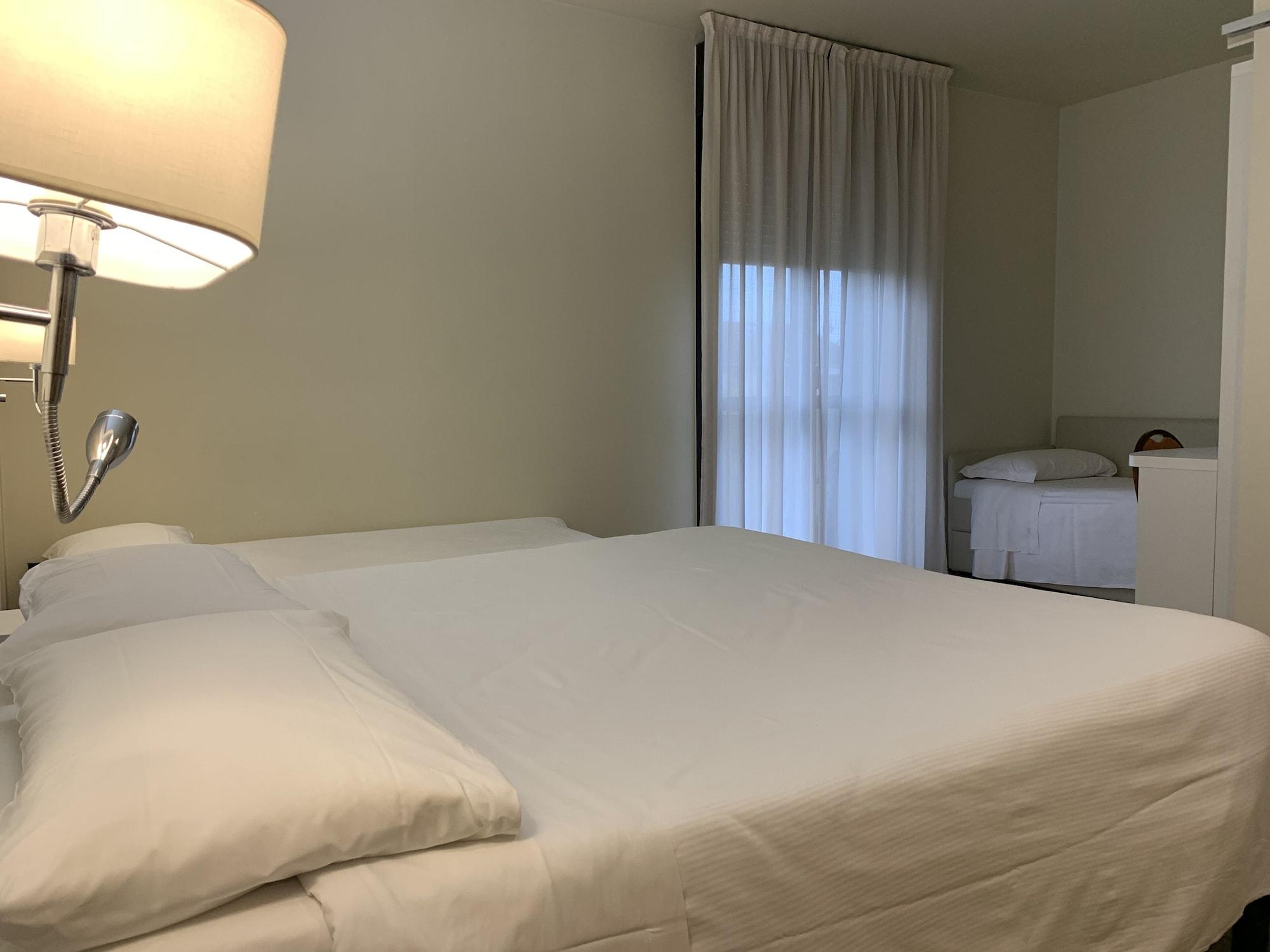 Hotel Parigi 2&Spa Dalmine Esterno foto