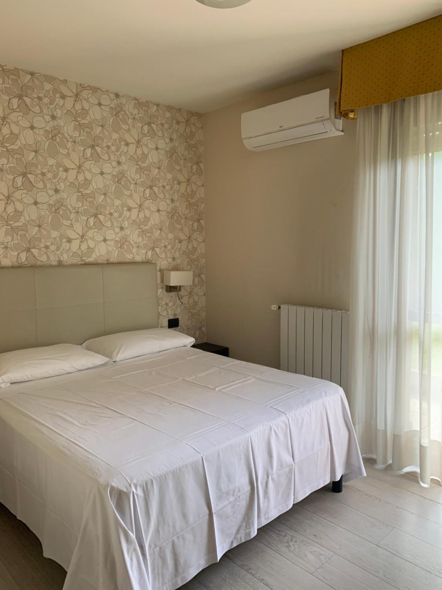 Hotel Parigi 2&Spa Dalmine Esterno foto