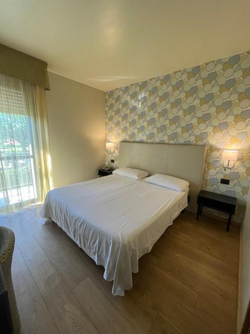 Hotel Parigi 2&Spa Dalmine Esterno foto