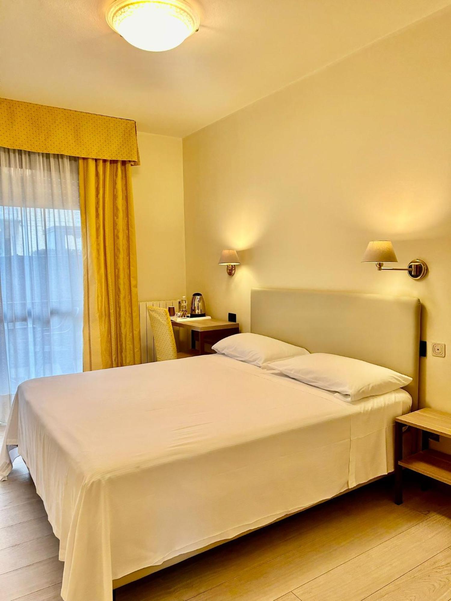 Hotel Parigi 2&Spa Dalmine Esterno foto