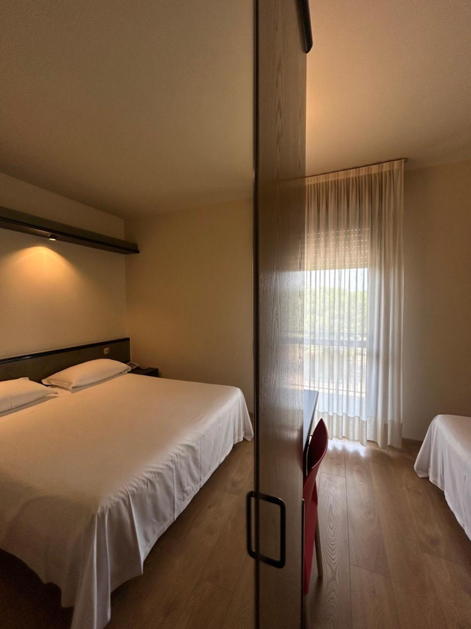 Hotel Parigi 2&Spa Dalmine Esterno foto