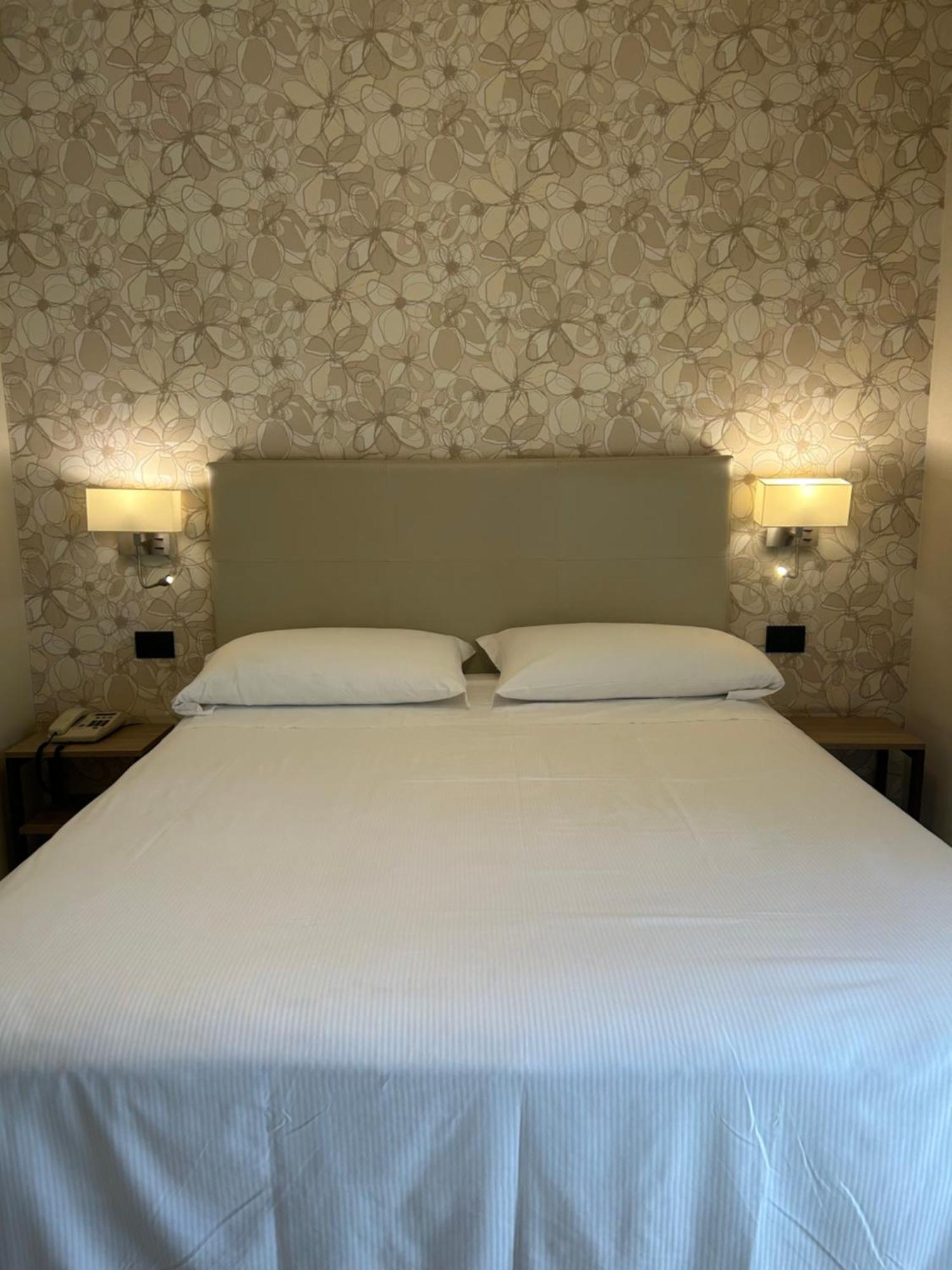 Hotel Parigi 2&Spa Dalmine Esterno foto