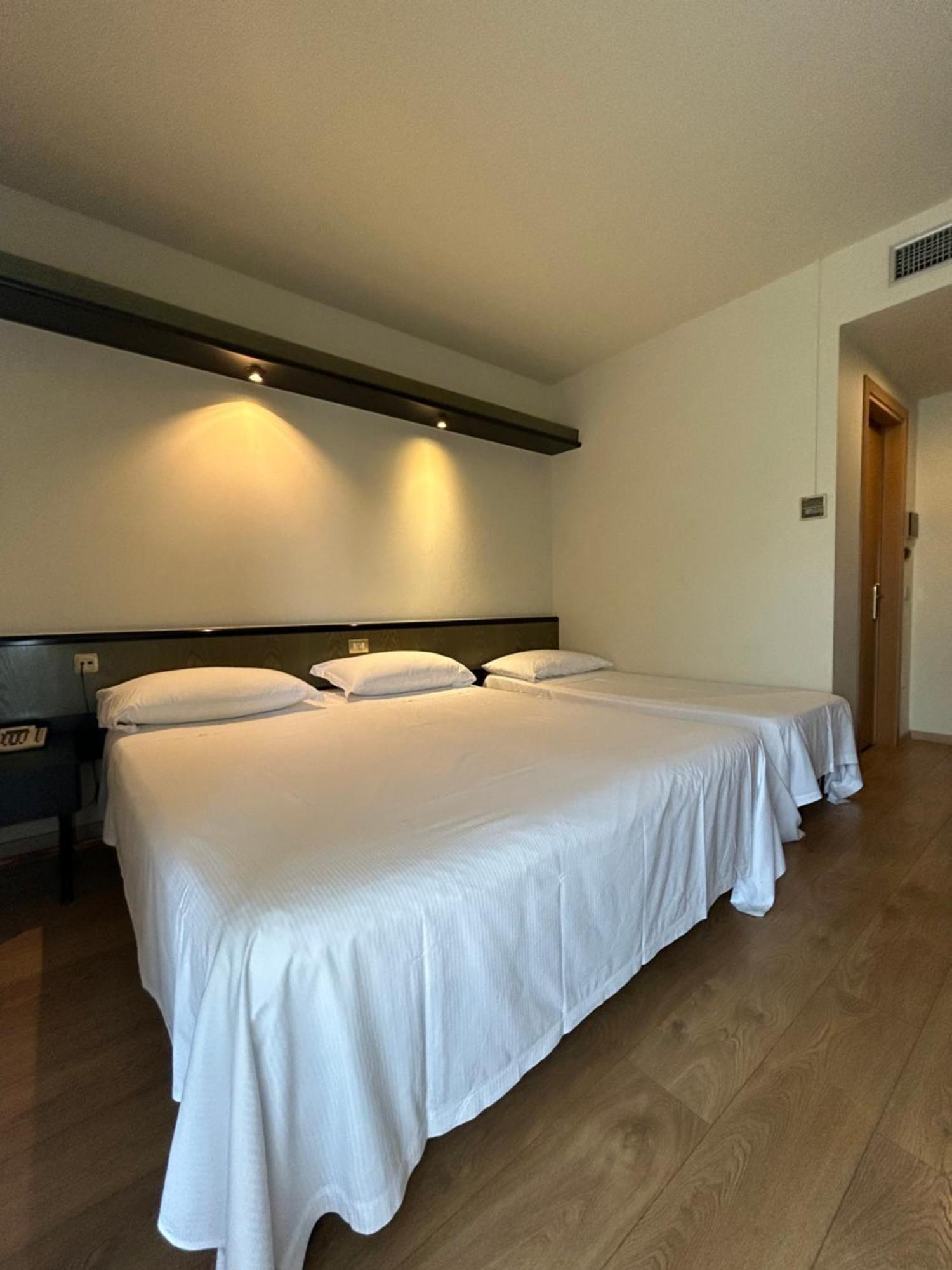 Hotel Parigi 2&Spa Dalmine Esterno foto
