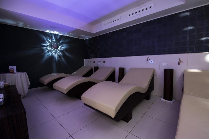 Hotel Parigi 2&Spa Dalmine Esterno foto
